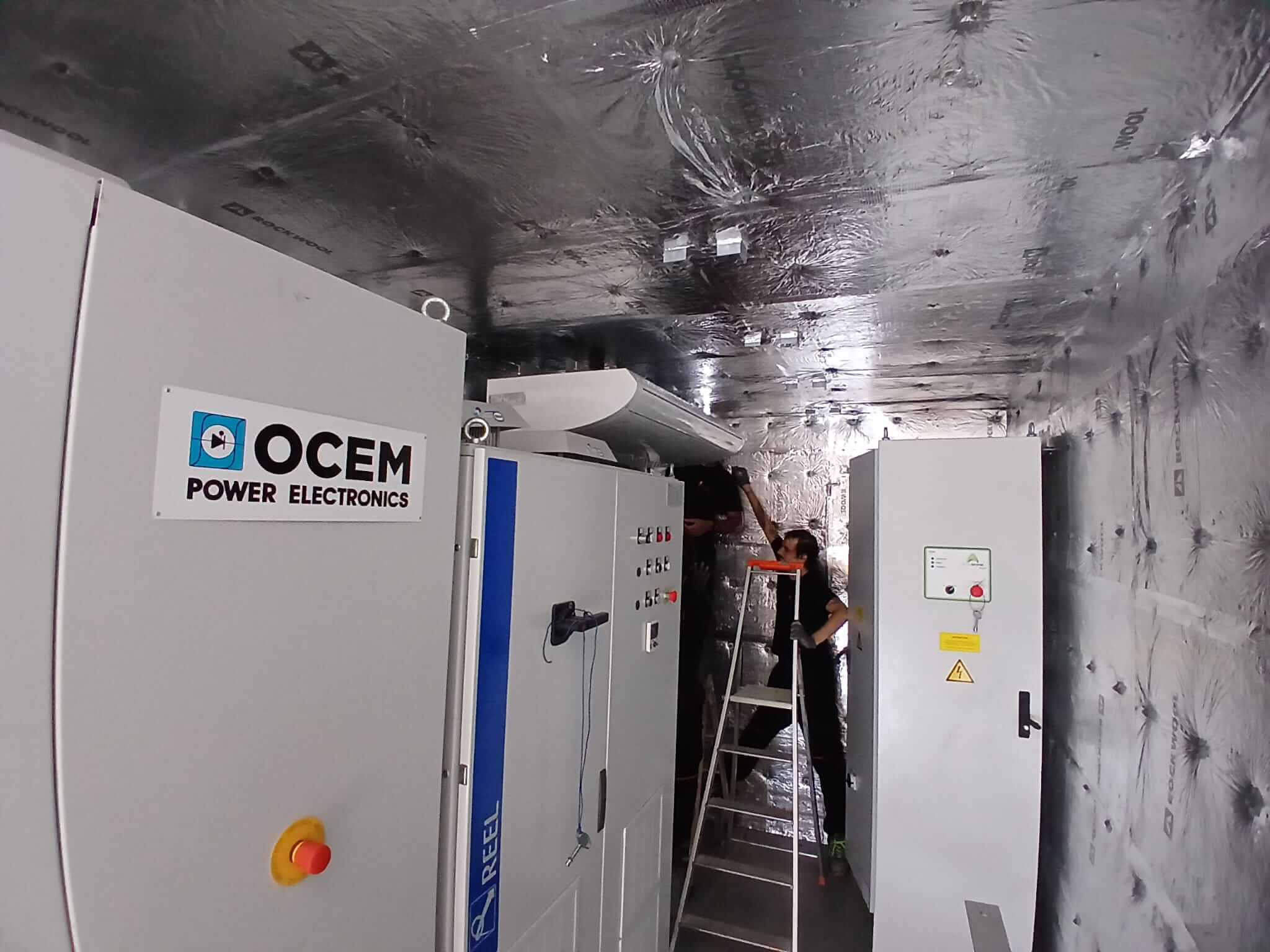 4_ContainerInterior_med Insulated POSEIDON container with electrical cabinets and auxiliary equipment being installed.